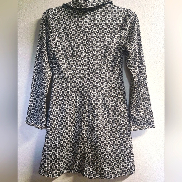 New! Cato Floral Dress - Picture 4 of 7